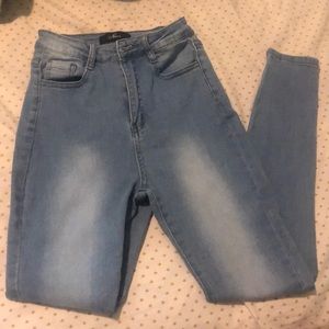 Light wash NVGTN denim